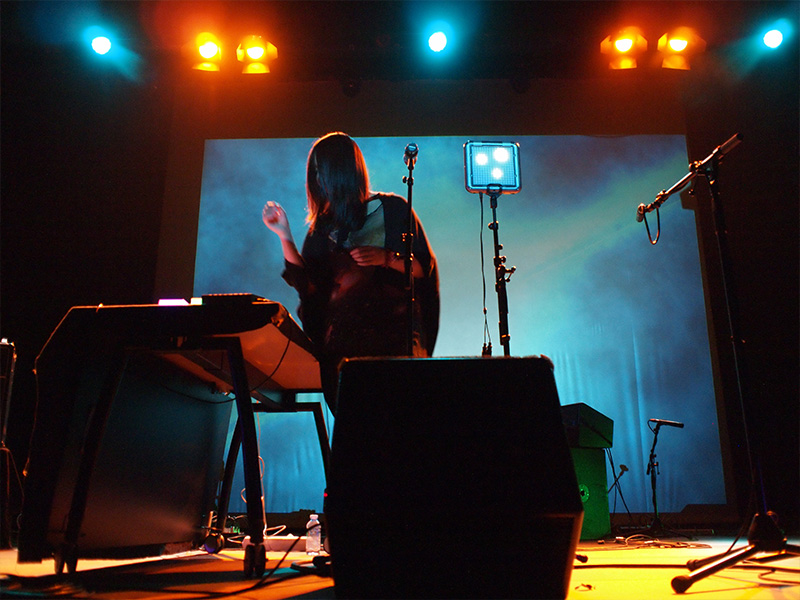 The Analog Girl