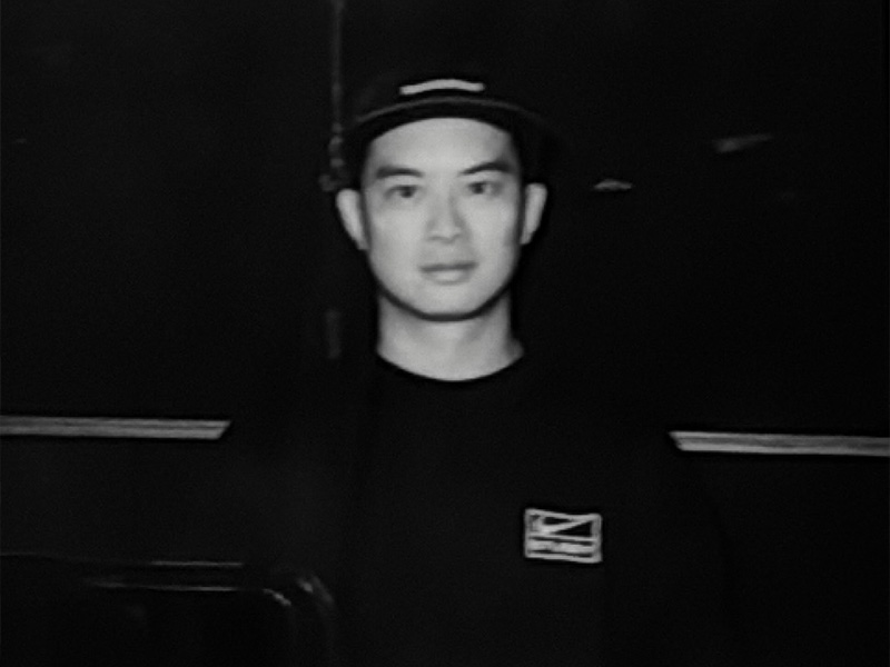 靜默封鎖：Louis Quek