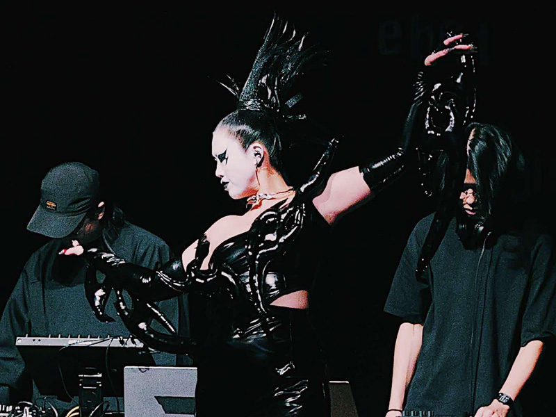 社會交流電死舞 Social Dis Dance