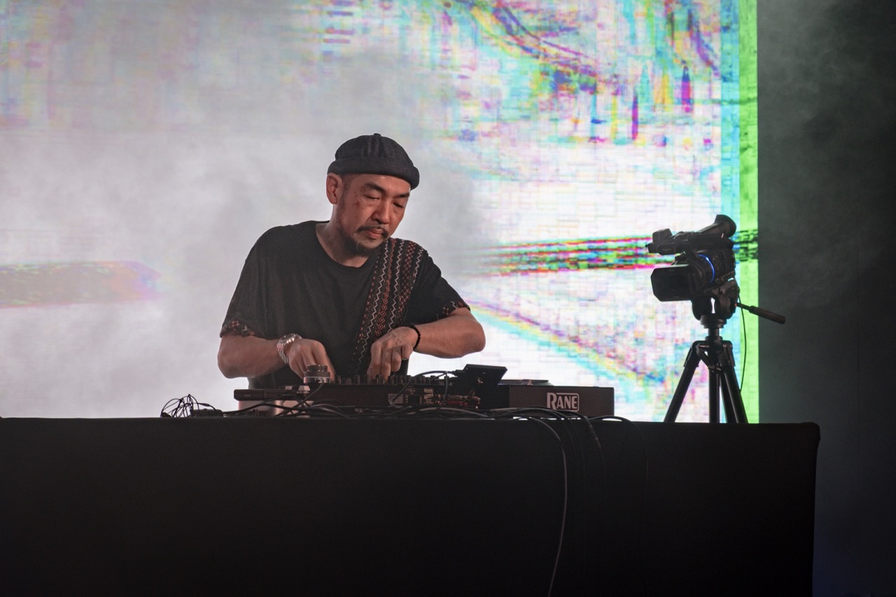 dj sniff